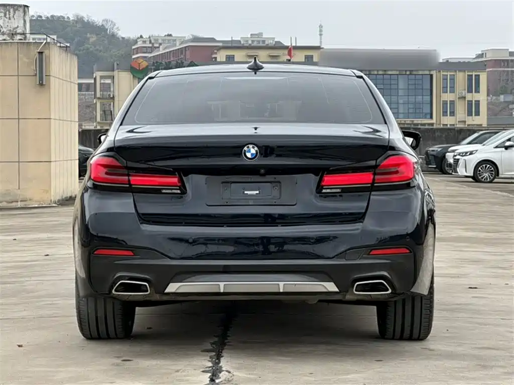 BMW 5 Series 2023 530Li Leading M Sports Package купить на сайте DeffCars