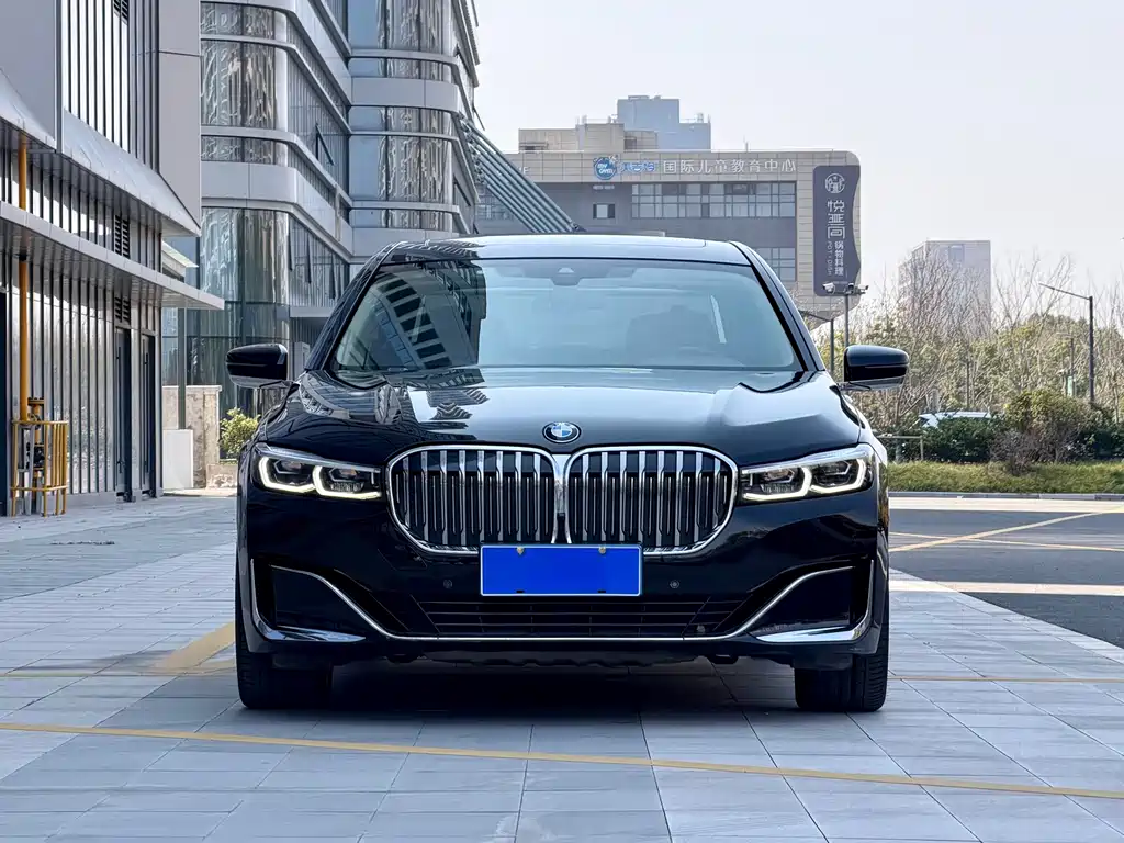 BMW 7 Series 2019 740Li Leading Luxury Package купить на сайте DeffCars