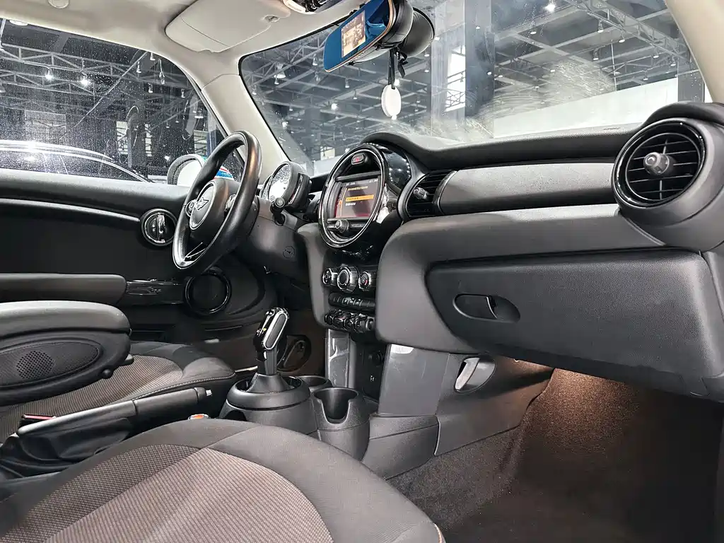 MINI 2018 1.5T ONE купить на сайте DeffCars