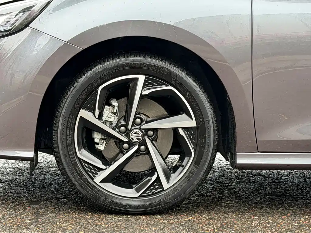 MG5 2021 300TGI DCT Green Luxury Edition купить на сайте DeffCars