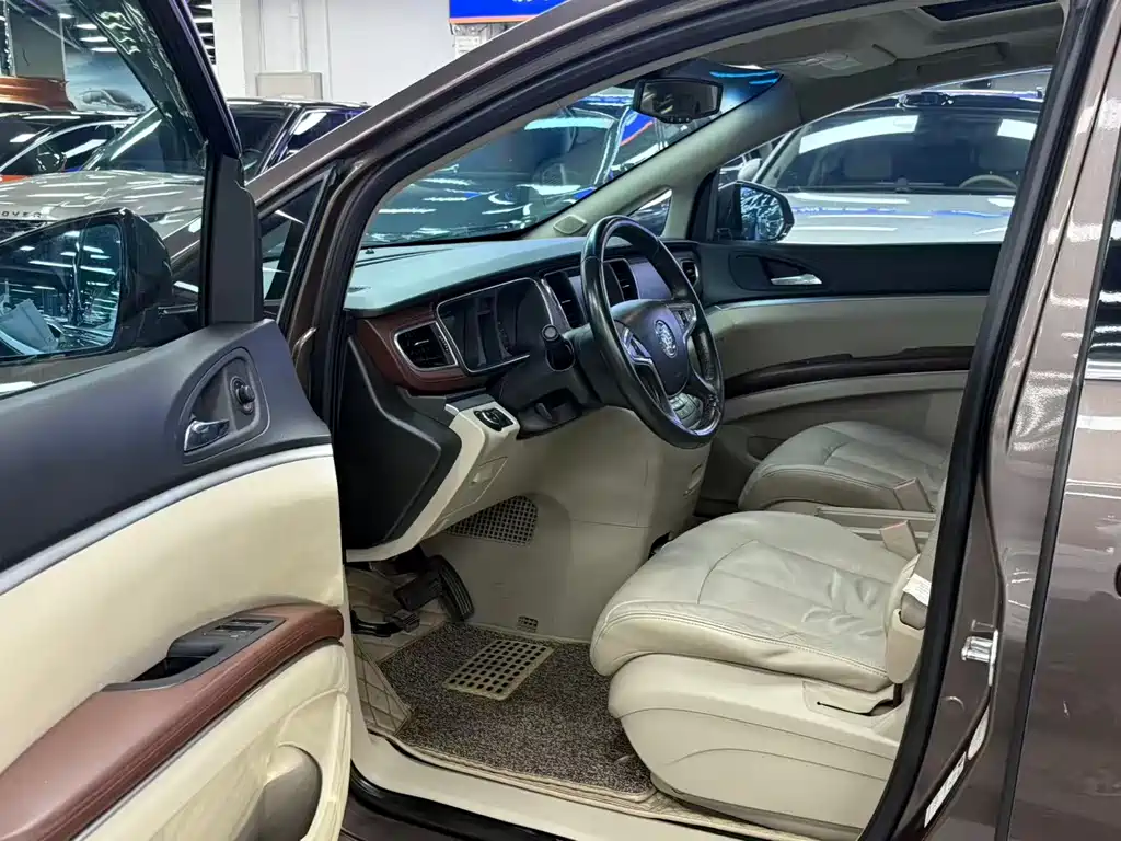 Buick GL8 2014 3.0L GT Luxury Business Tag Heuer Edition купить на сайте DeffCars