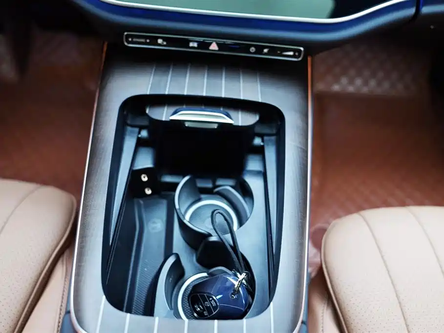 Mercedes-Benz E-Class 2024 E 300 L Luxury Model купить на сайте DeffCars