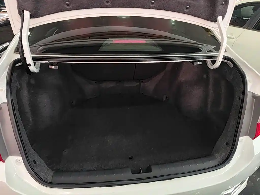 Lingpai 2016 1.8L CVT Deluxe Edition купить на сайте DeffCars
