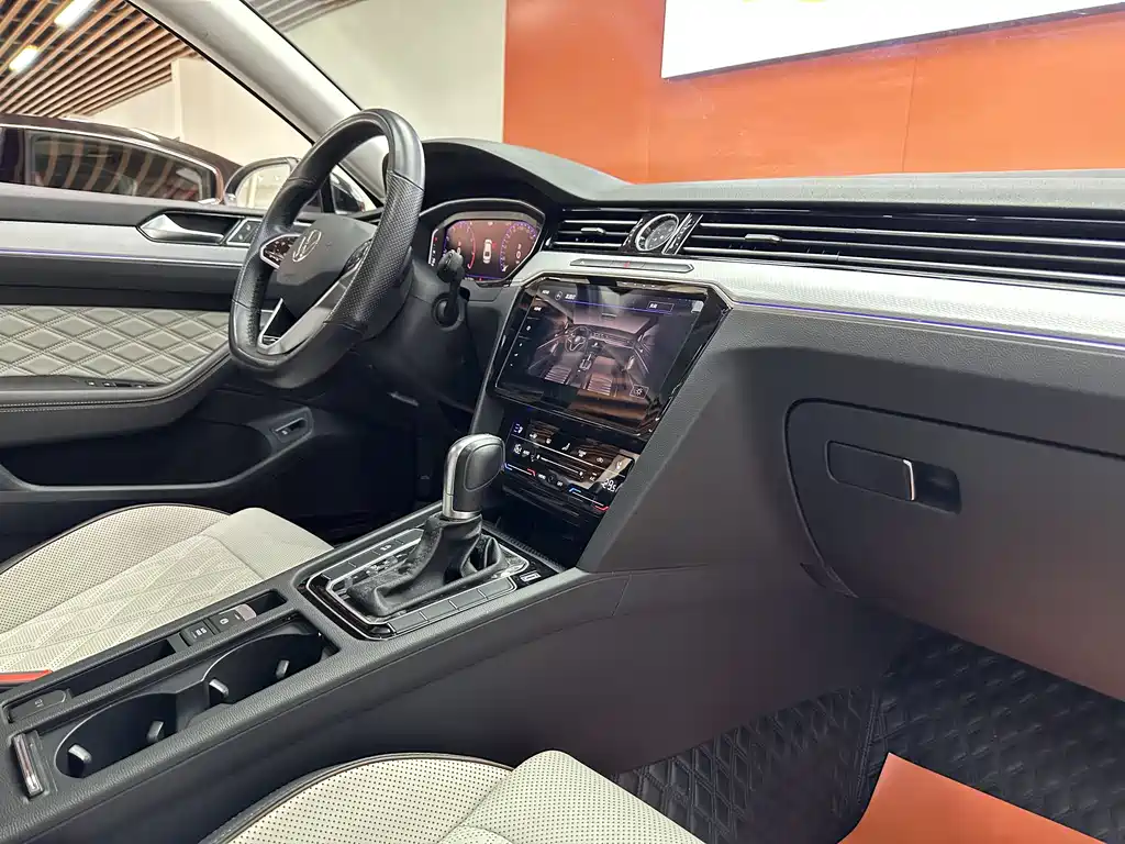 Magotan 2023 2 million commemorative edition 330TSI DSG luxury model купить на сайте DeffCars