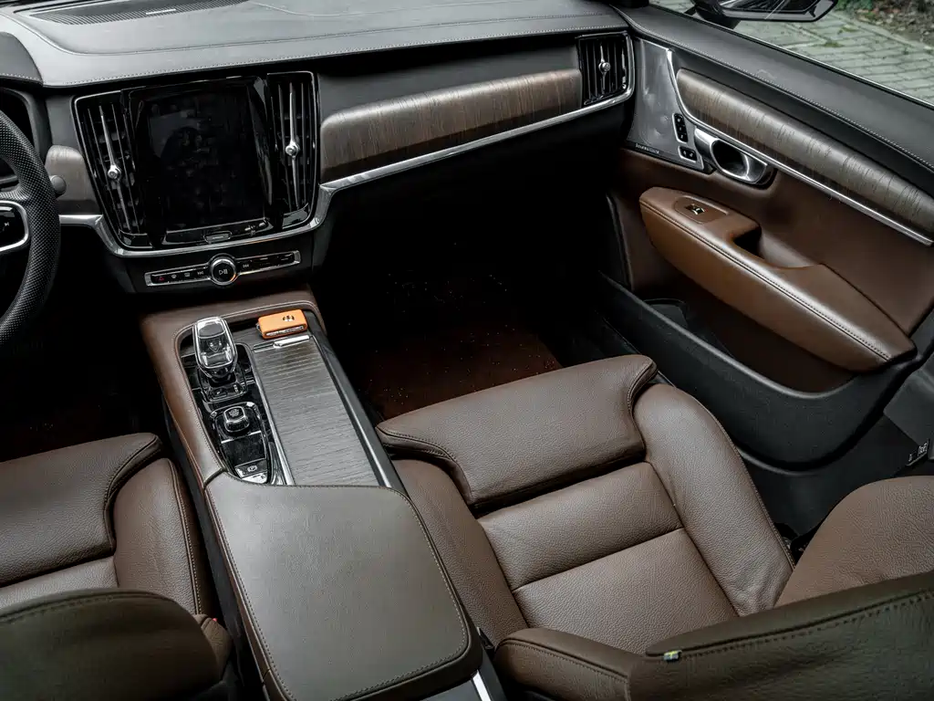 Volvo S90 2023 B5 Zhiyuan Luxury Edition купить на сайте DeffCars