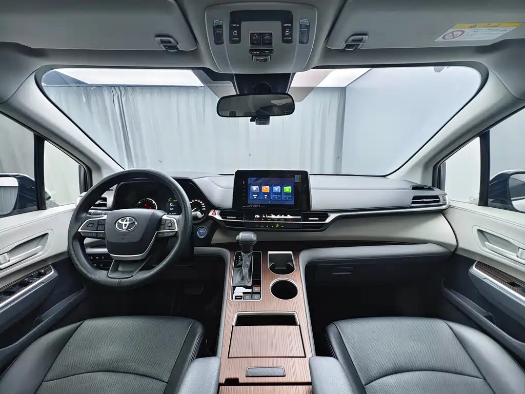 SIENNA 2023 2.5L Hybrid Comfort Edition купить на сайте DeffCars