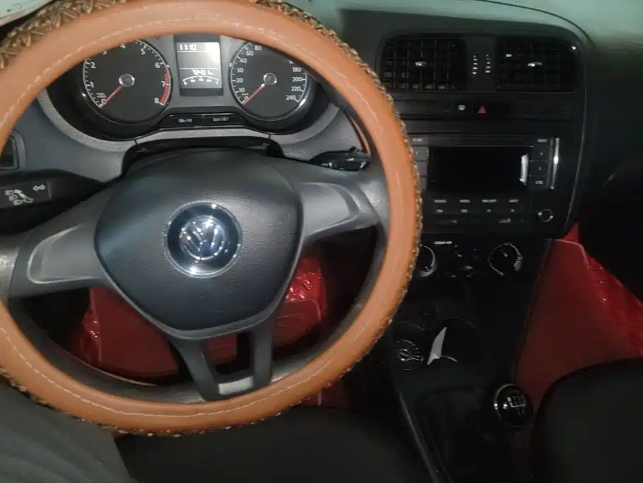Polo 2016 1.4L manual fashion model купить на сайте DeffCars