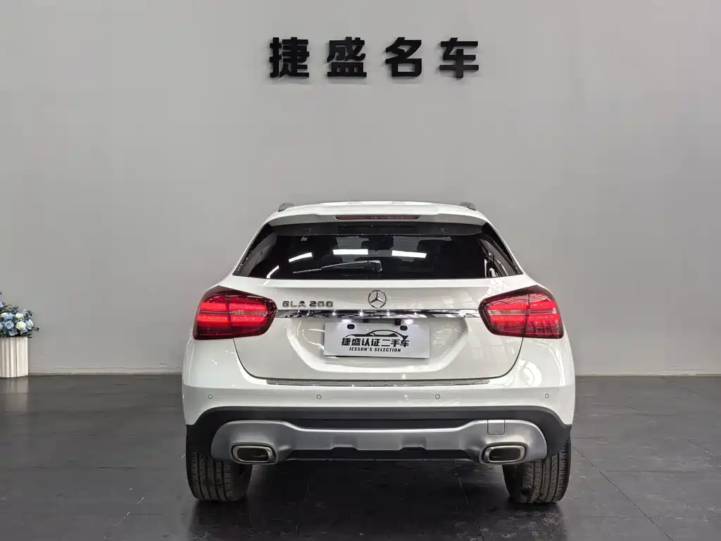 Mercedes-Benz GLA 2018 GLA 200 Fashion Model купить на сайте DeffCars