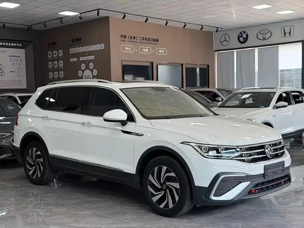 Tiguan L 2023 280TSI automatic two-wheel drive Chaochuang limited edition купить на сайте DeffCars