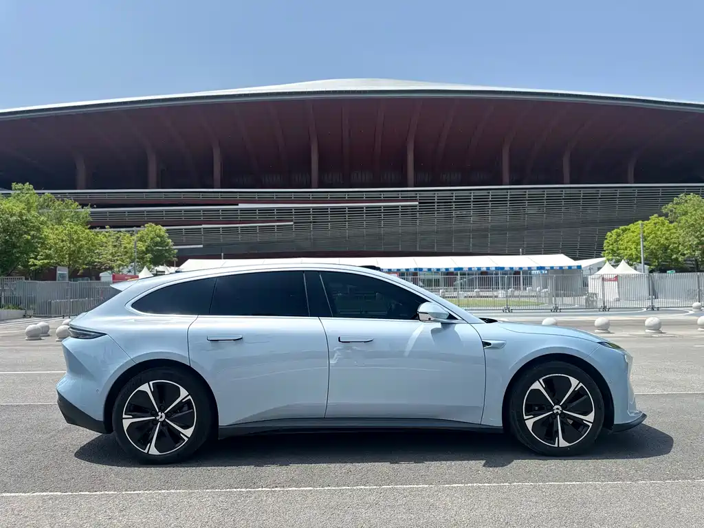 NIO ET5T 2023 75kWh Touring купить на сайте DeffCars