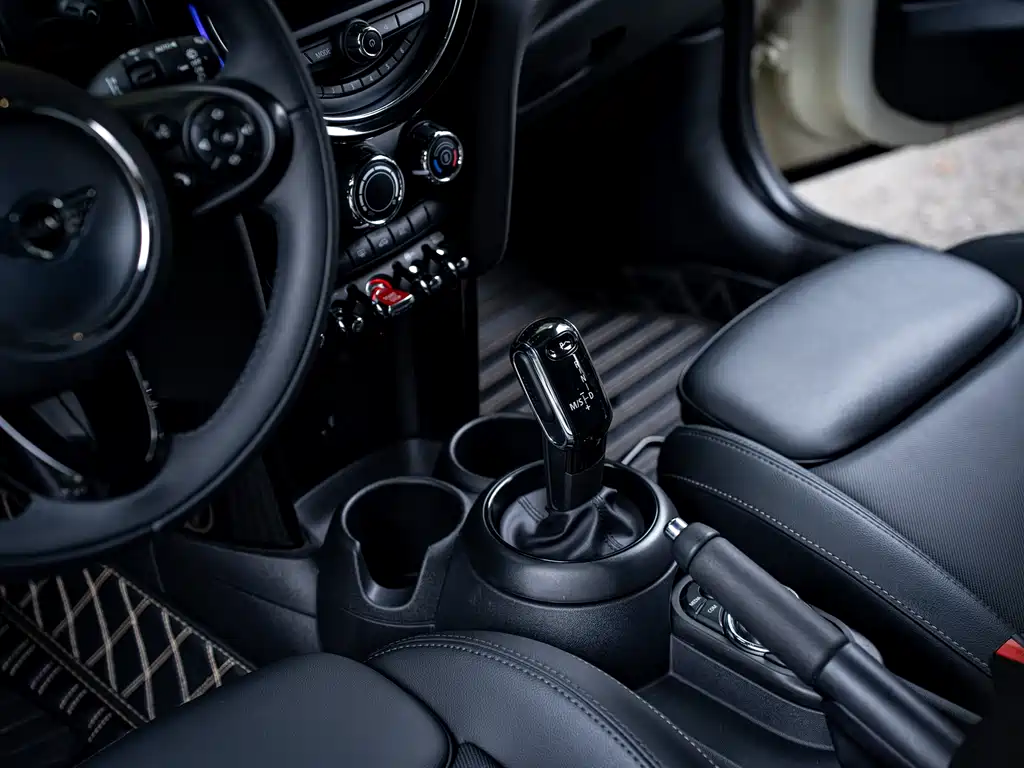 MINI 2021 1.5T COOPER Classic купить на сайте DeffCars