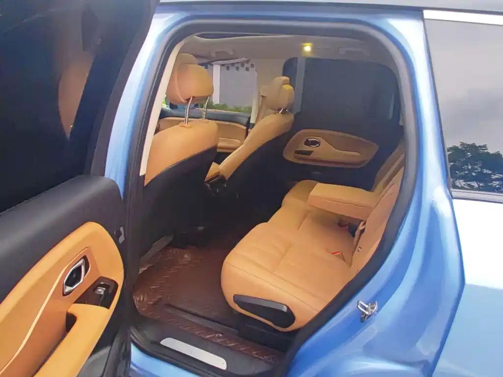 NiO ES8 2018 355KM Base Edition Seven Seater купить на сайте DeffCars