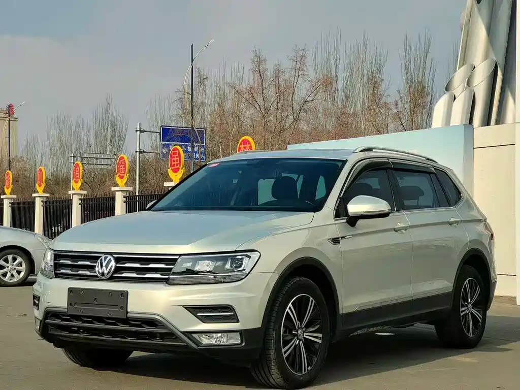 Tiguan L 2019 330TSI automatic two-wheel drive panoramic comfort version National VI купить на сайте DeffCars
