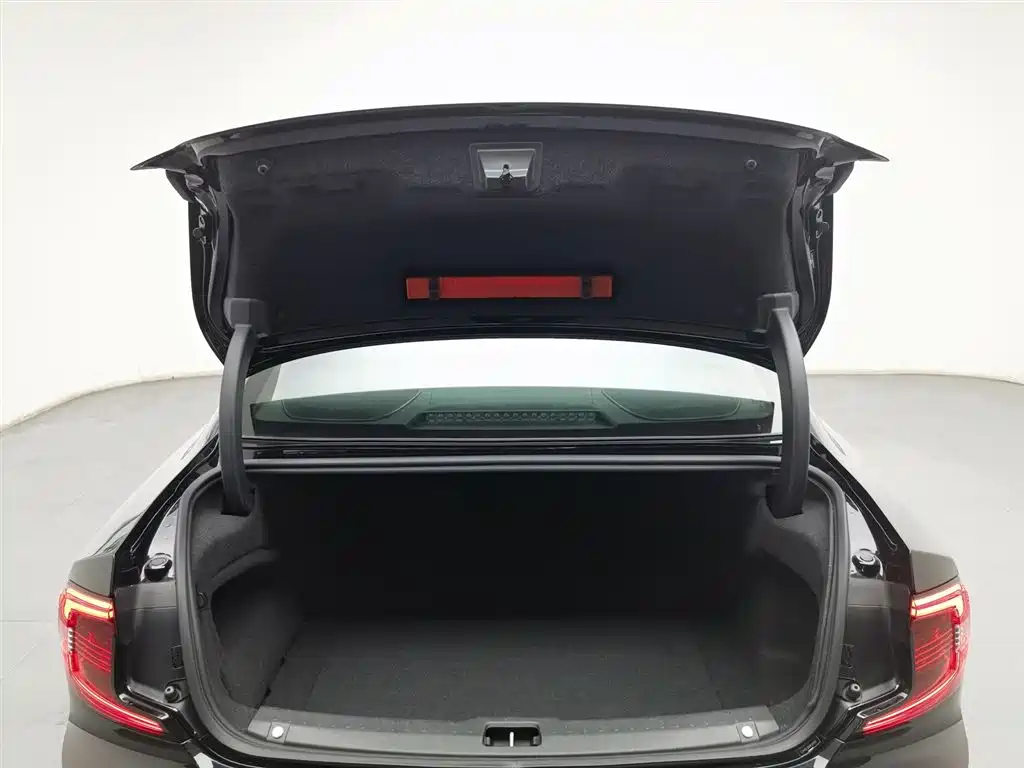 Volvo S90 2021 B5 Zhiyuan Luxury Edition купить на сайте DeffCars