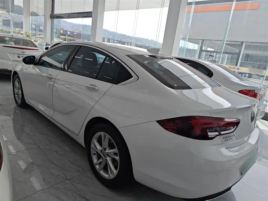 Regal 2020 552T Elite купить на сайте DeffCars