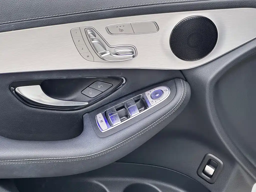 Mercedes-Benz GLC Coupe 2021 GLC 260 4MATIC Coupe SUV купить на сайте DeffCars