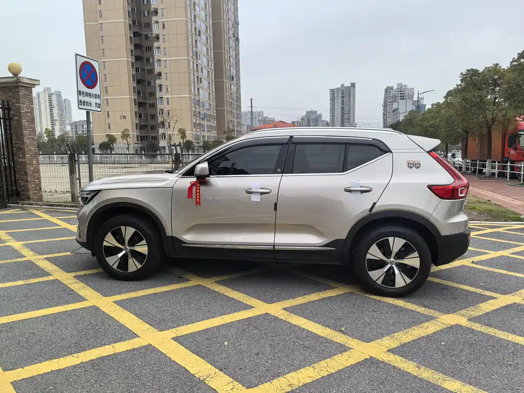 Volvo XC40 2024 B3 Zhiyuan Luxury Edition купить на сайте DeffCars