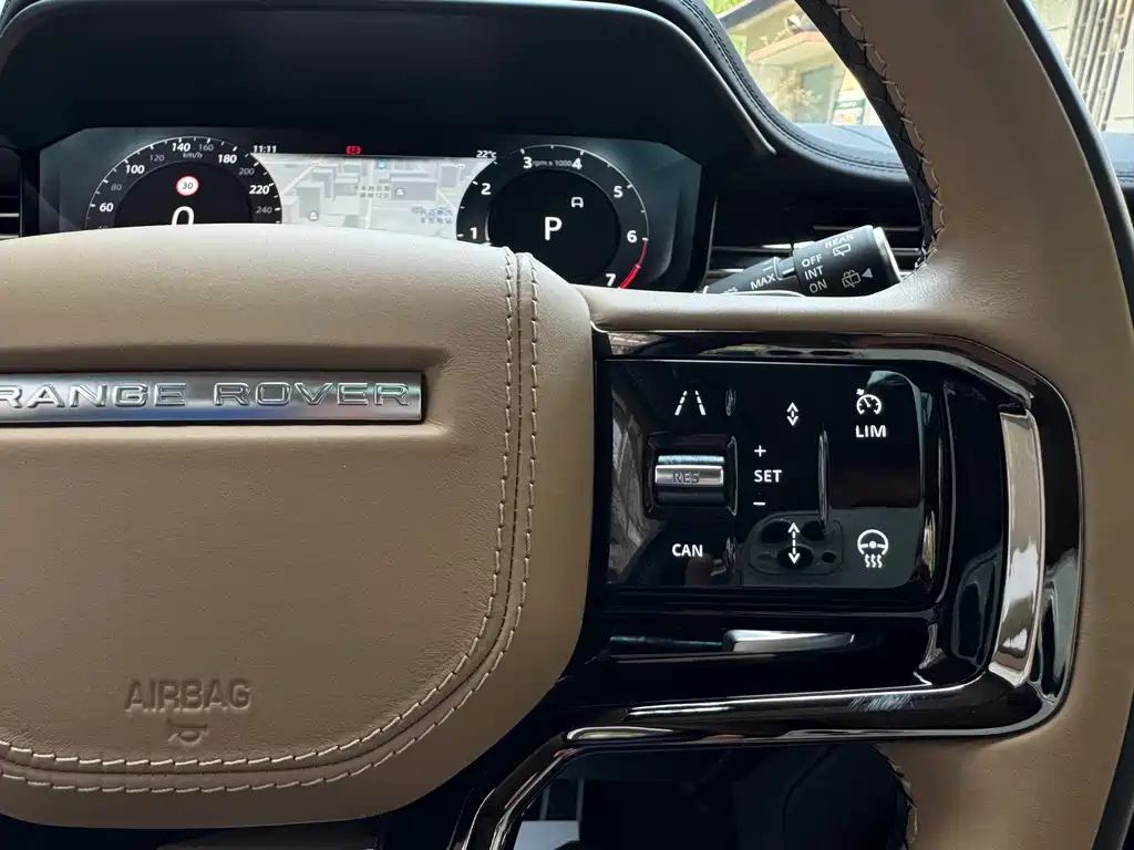 Range Rover Sport 2023 400PS Dynamic SE купить на сайте DeffCars