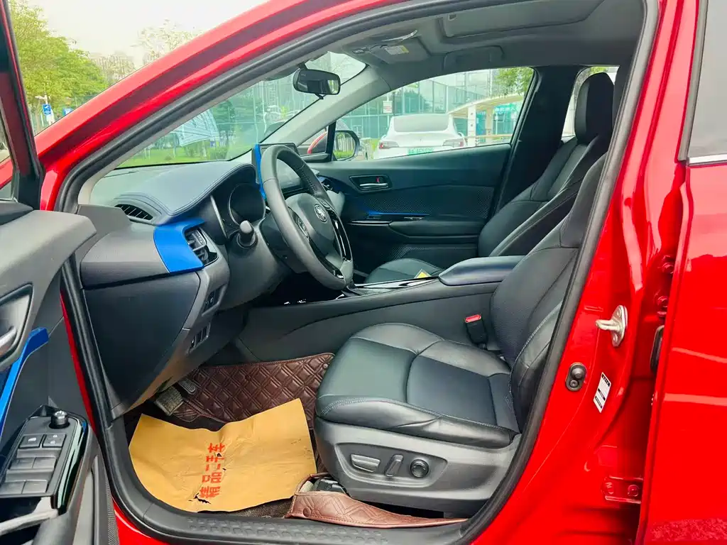 Toyota C-HR 2022 2.0L Leading Edition купить на сайте DeffCars