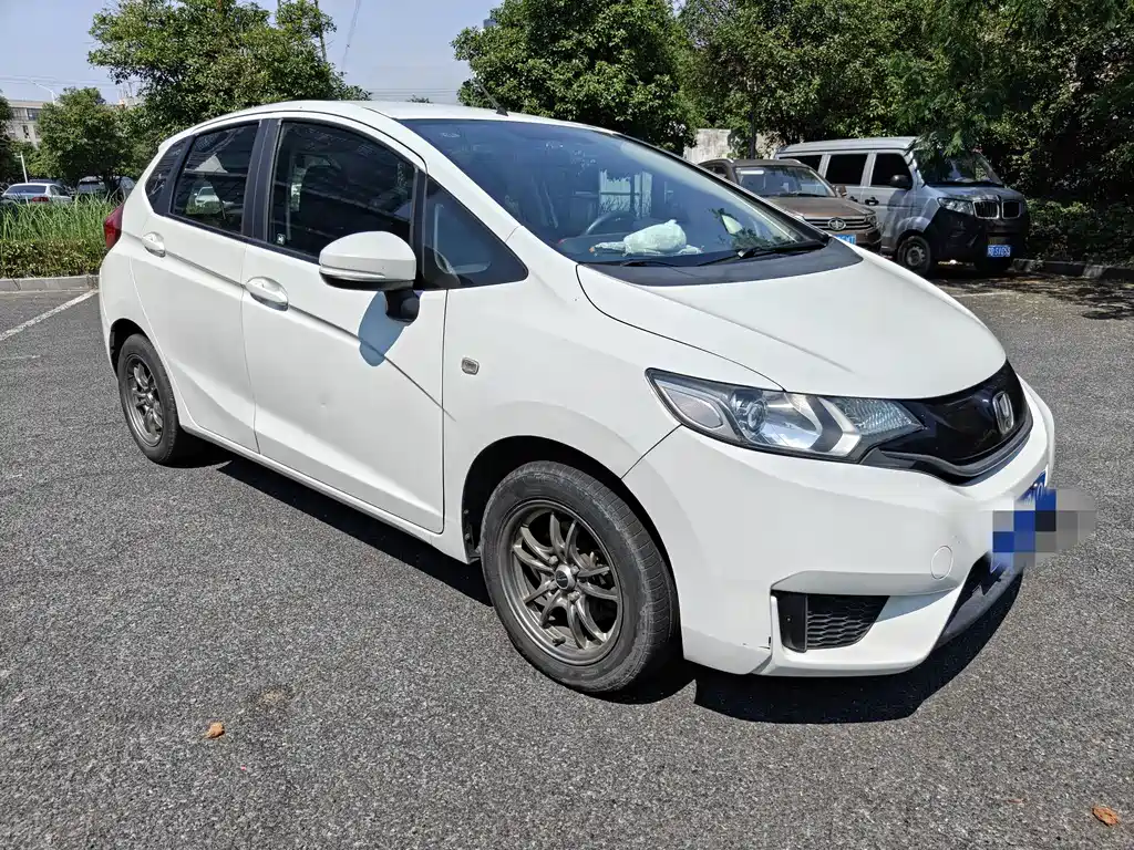 Fit 2014 1.5L LX CVT comfort model купить на сайте DeffCars