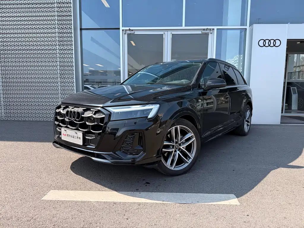 Audi Q7 2025 45 TFSI quattro S line Black Warrior купить на сайте DeffCars