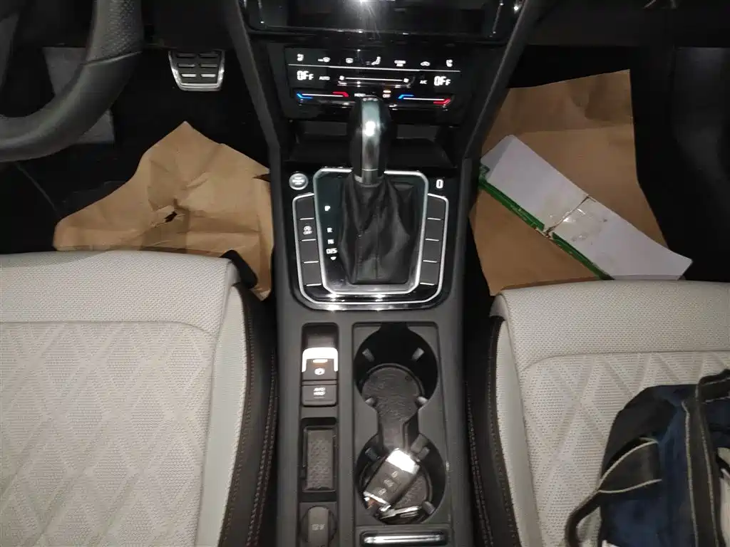 Magotan 2023 2 million commemorative edition 330TSI DSG luxury model купить на сайте DeffCars