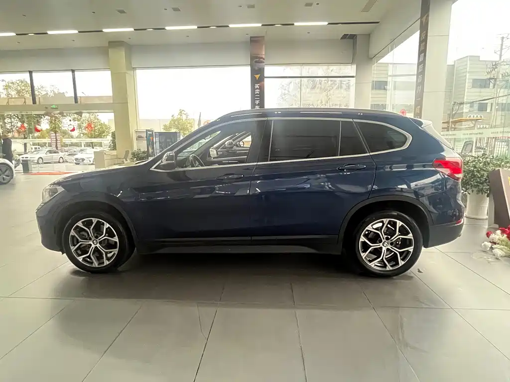 BMW X1 2021 facelift sDrive25Li leading model купить на сайте DeffCars