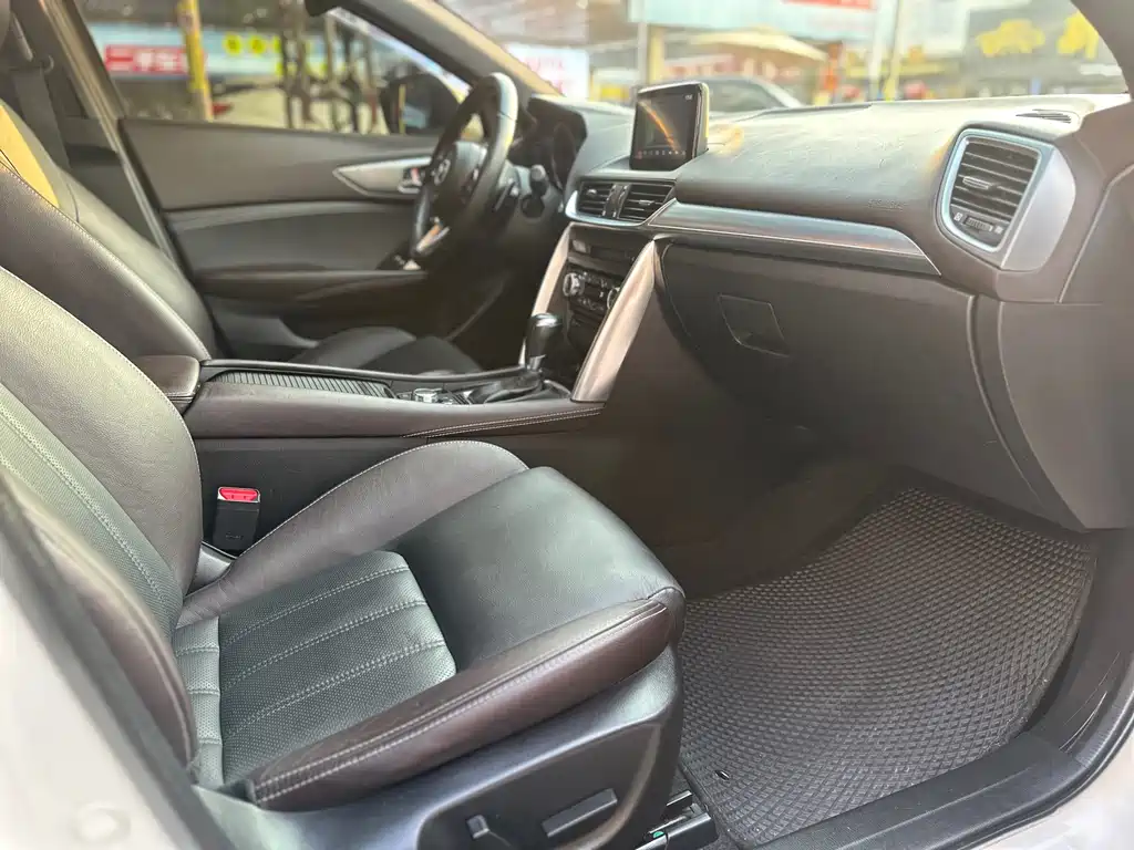 Mazda CX-4 2018 2.5L automatic four-wheel drive Blue Sky Fearless Edition National V купить на сайте DeffCars