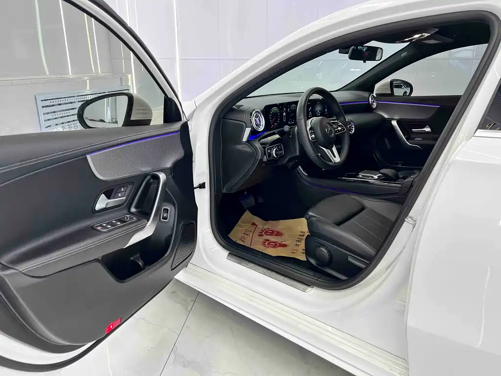 Mercedes-Benz A-Class 2022 A 180 L Sports Sedan купить на сайте DeffCars