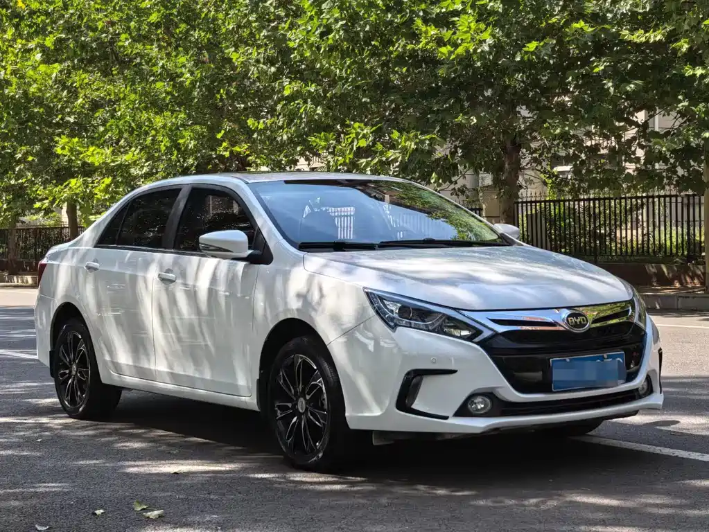 Qin New Energy 2015 1.5T Double Crown Flagship Plus Edition купить на сайте DeffCars