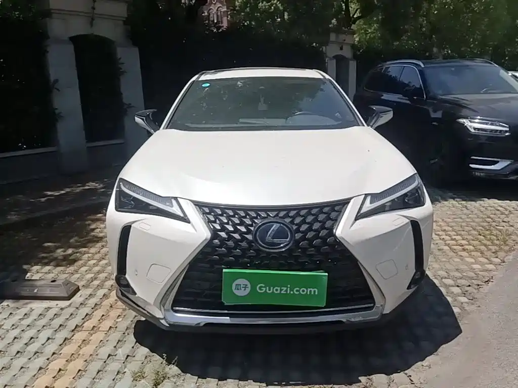 Lexus UX 2020 260h Discovery Edition купить на сайте DeffCars