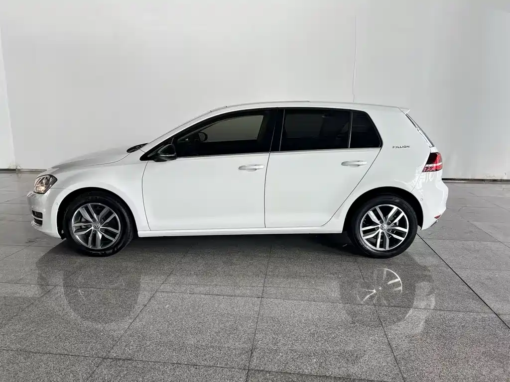 Golf 2017 230TSI automatic luxury millionth commemorative edition купить на сайте DeffCars
