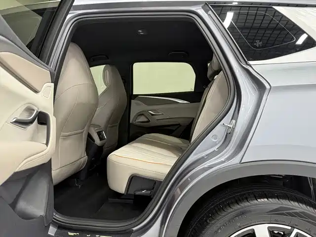 Song Pro New Energy 2024 Honor Edition DM-i 71KM Pilot Model купить на сайте DeffCars