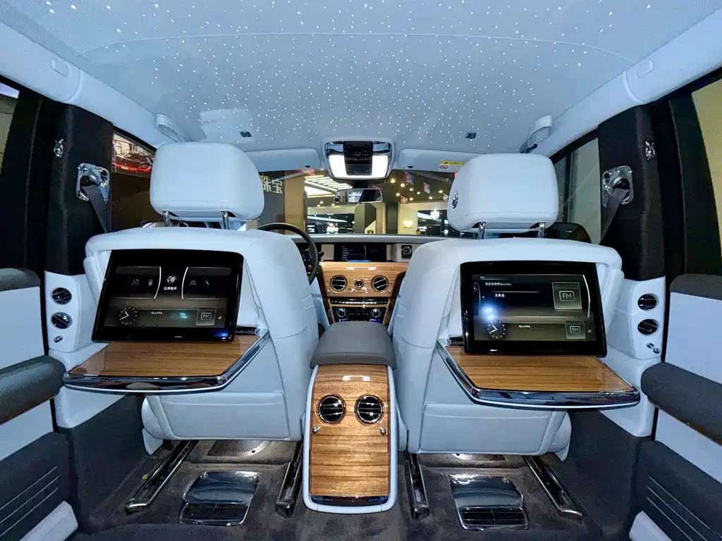Phantom 2018 6.7T long wheelbase version купить на сайте DeffCars
