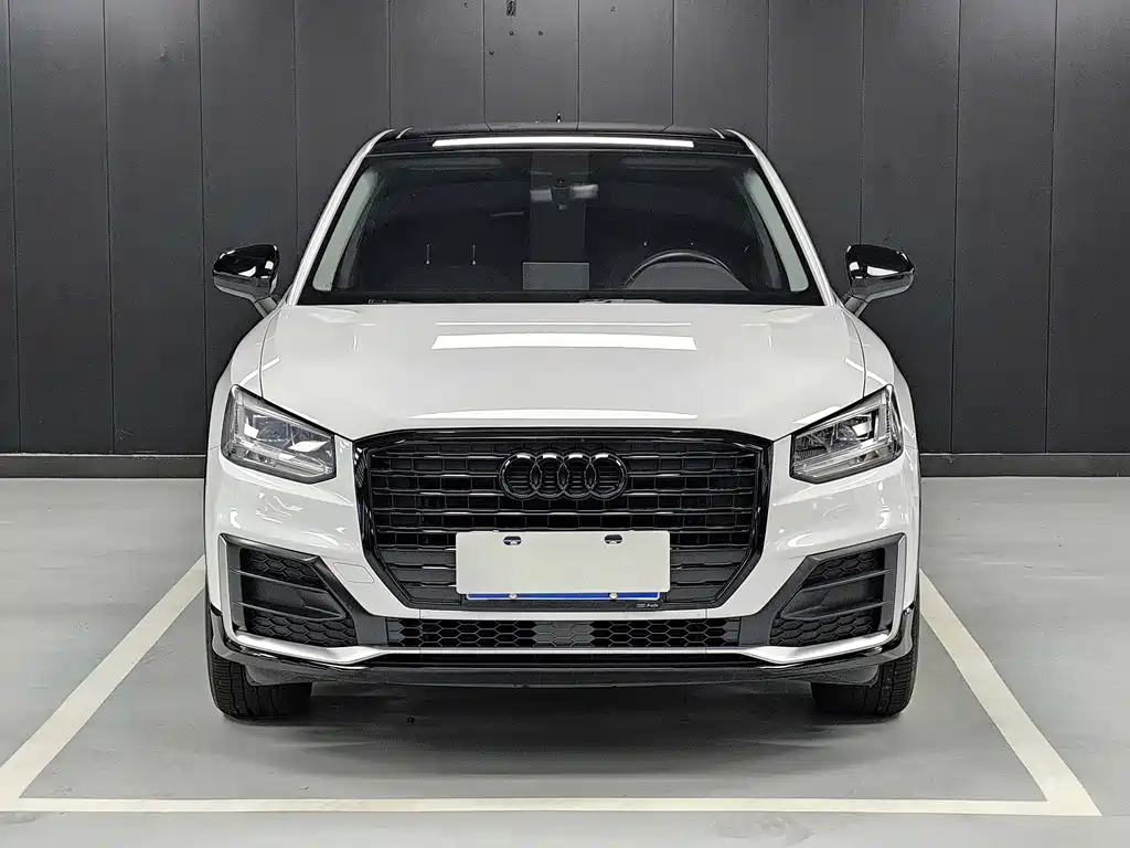 Audi Q2L 2018 35 TFSI launches exclusive version, National VI купить на сайте DeffCars