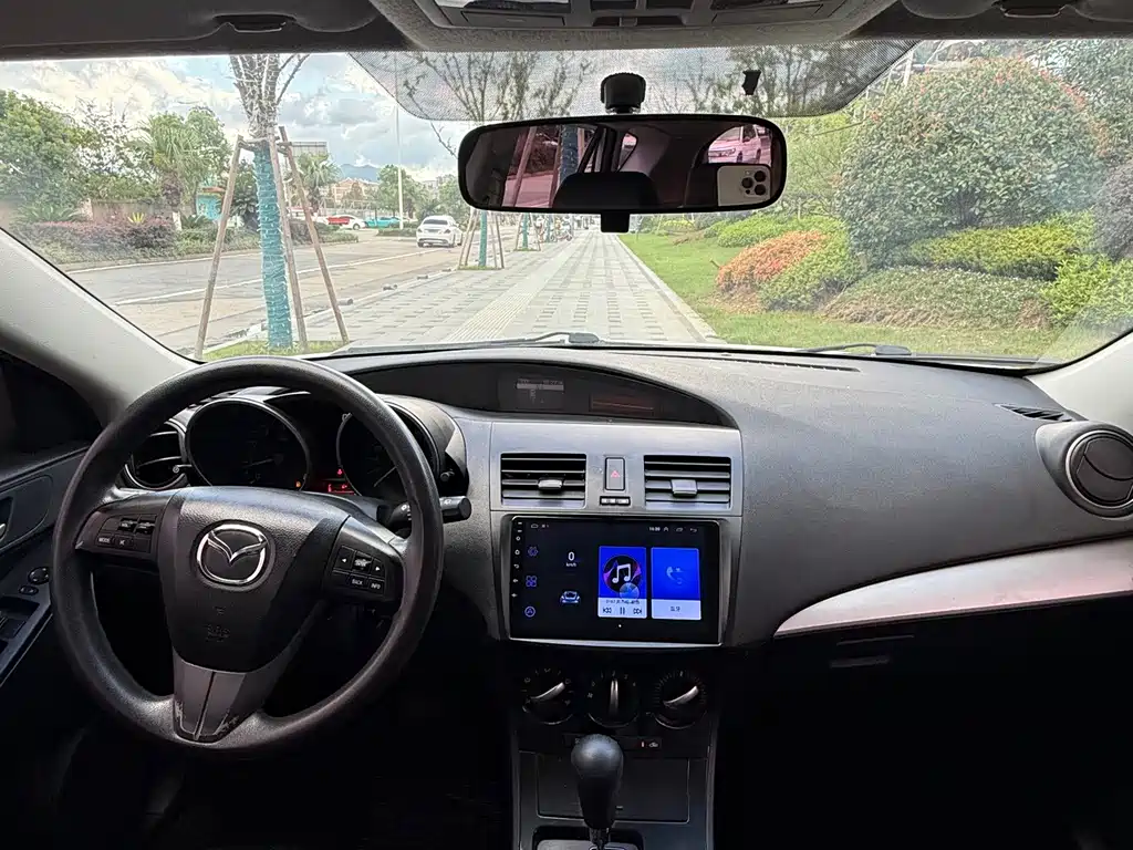 Mazda 3 Star 2015 Hatchback 1.6L Automatic Elite купить на сайте DeffCars