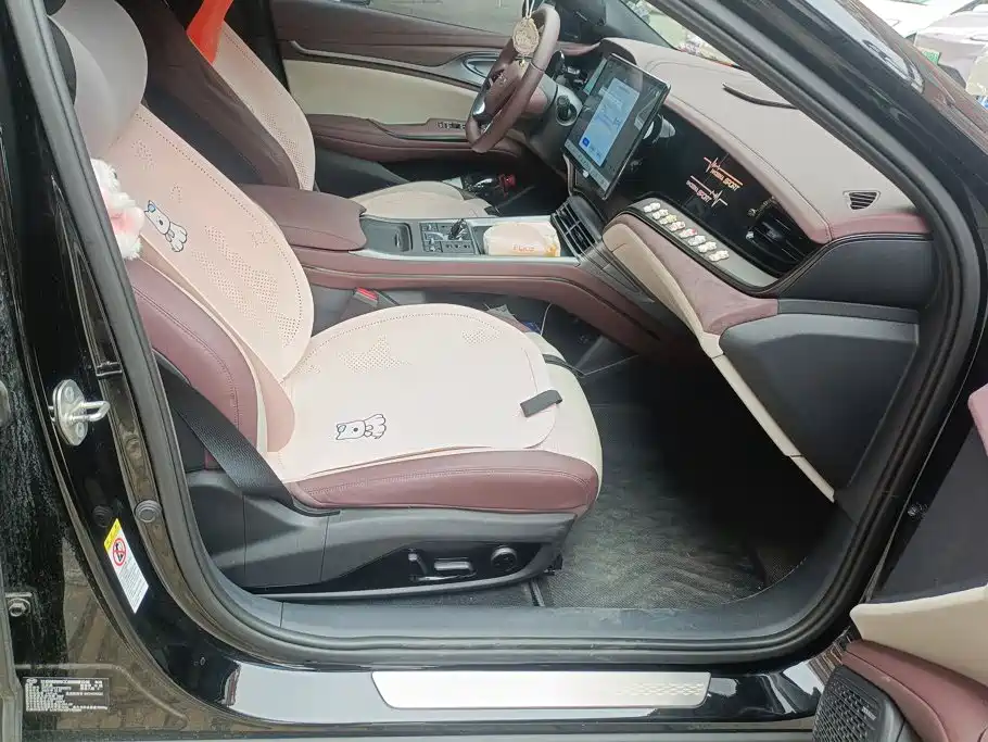Seal 2023 DM-i 1.5T 121km Honor Type купить на сайте DeffCars