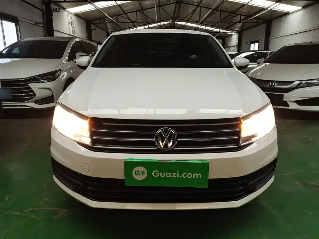 Santana 2018 1.5L Manual Fashion Edition купить на сайте DeffCars