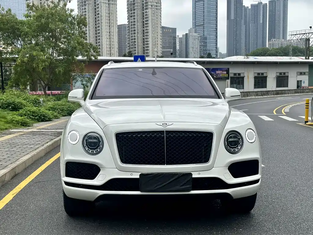 Bentayga 2018 4.0T V8 купить на сайте DeffCars