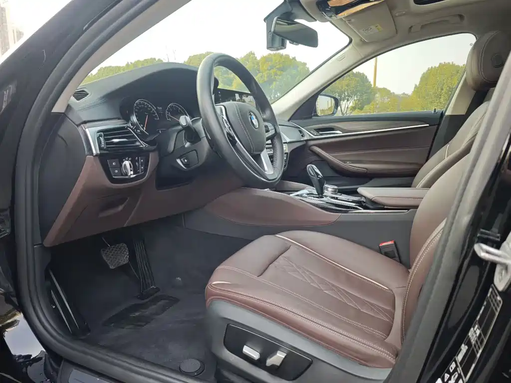BMW 5 Series 2018 facelift 530Li xDrive luxury package купить на сайте DeffCars