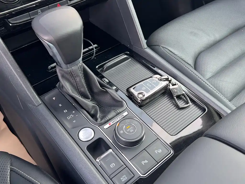 Touron 2020 380TSI four-wheel drive luxury version National VI купить на сайте DeffCars