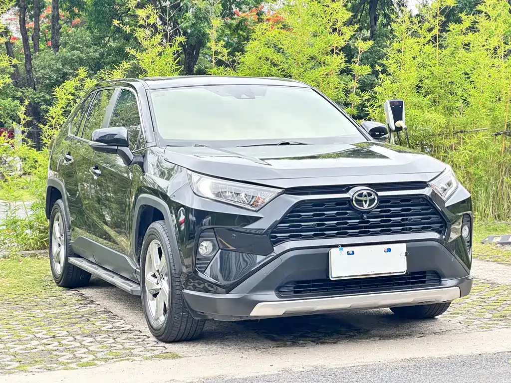 RAV4 Rongfang 2021 2.0L CVT two-wheel drive fashion version купить на сайте DeffCars