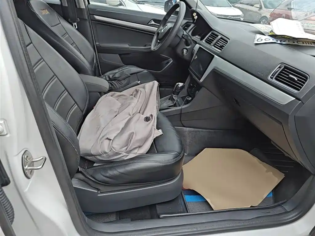 Lavida 2017 1.6L automatic fashion version купить на сайте DeffCars