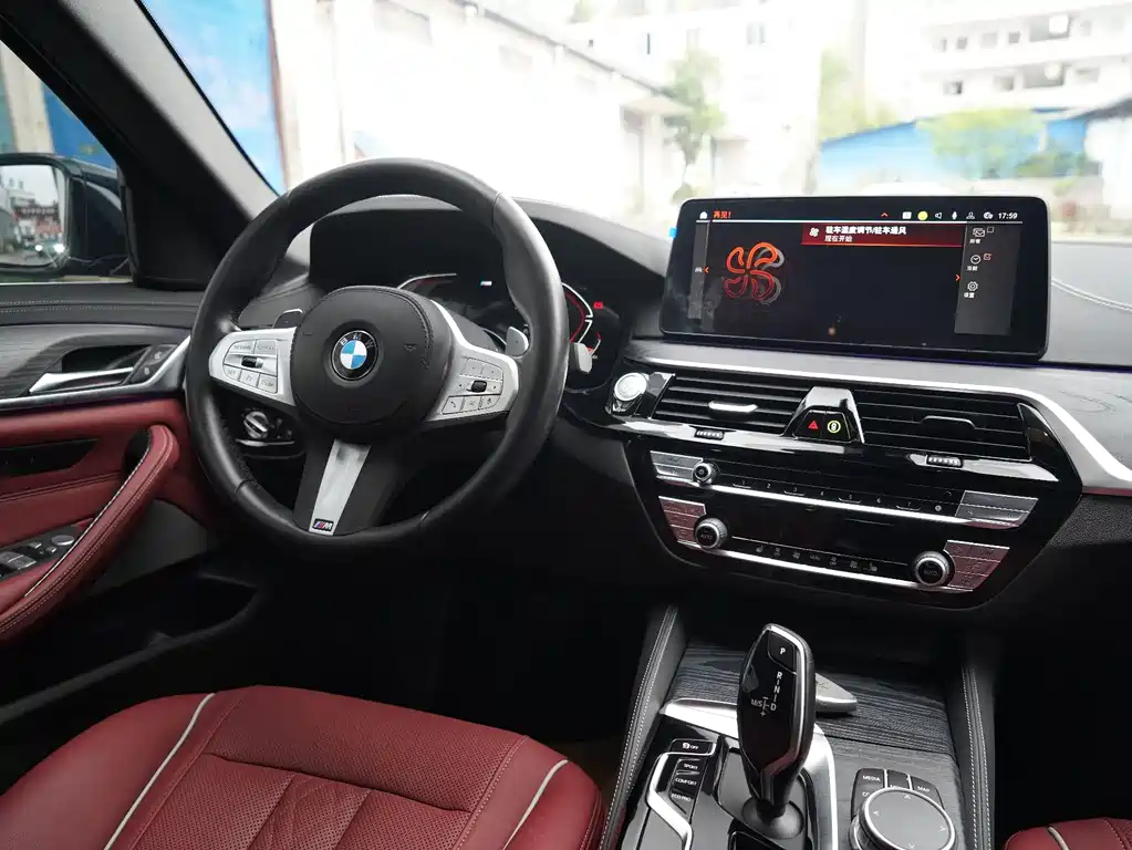 BMW 5 Series 2023 facelift 530Li leading M sports package купить на сайте DeffCars