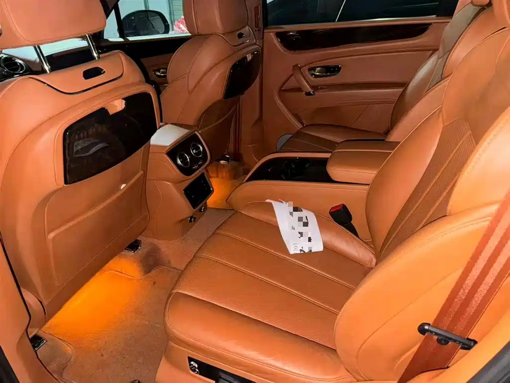 Bentayga 2018 4.0T V8 купить на сайте DeffCars