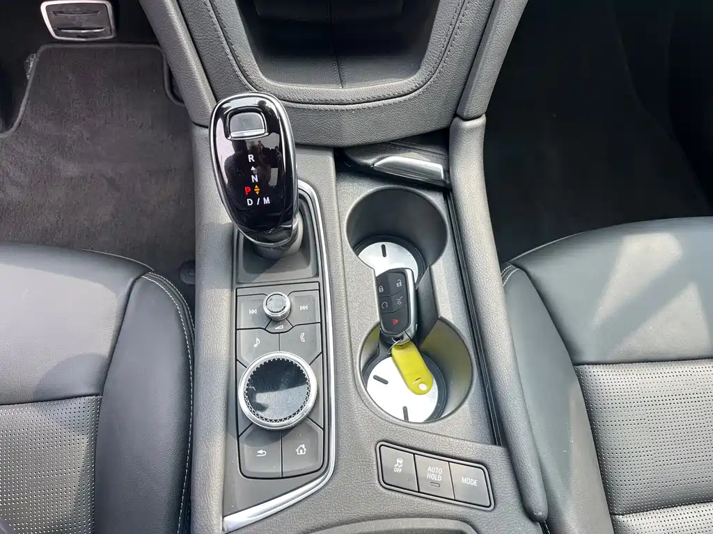 Cadillac XT6 2025 2.0T six-seat four-wheel drive premium executive black label version купить на сайте DeffCars