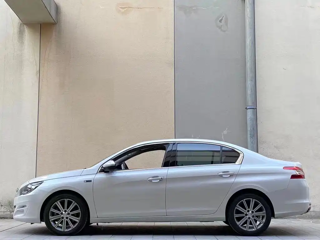 Peugeot 408 2016 1.6T automatic luxury version купить на сайте DeffCars