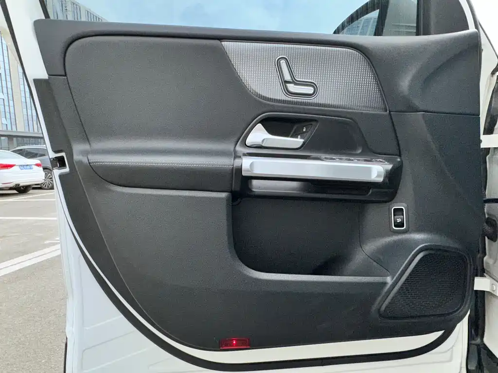 Mercedes-Benz GLB 2021 GLB 200 Dynamic купить на сайте DeffCars