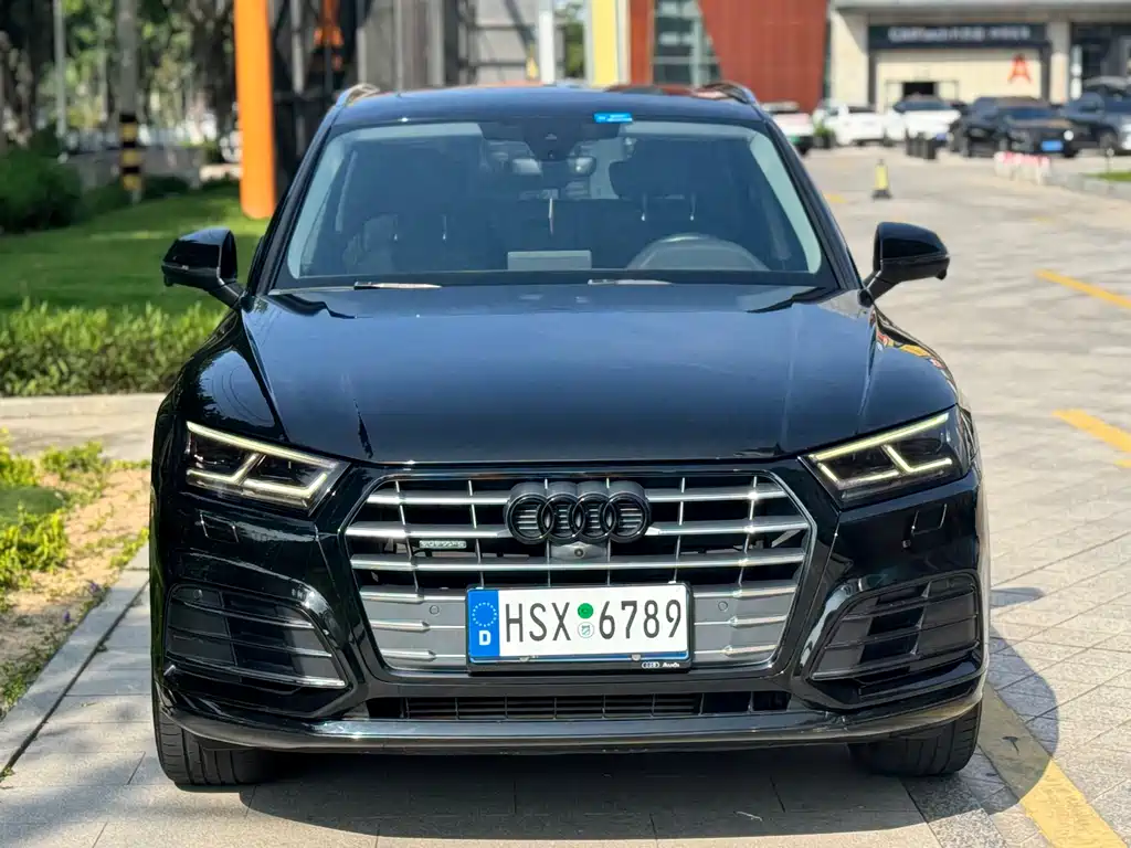 Audi Q5L 2020 40 TFSI enjoys fashionable style купить на сайте DeffCars