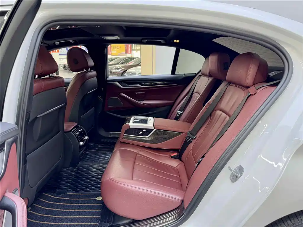 BMW 5 Series 2020 530Li Exclusive M Sports Package купить на сайте DeffCars